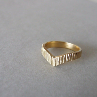 14k gold v shaped tree wedding ring