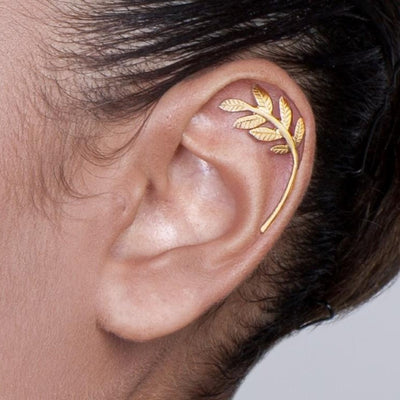 solid gold leaves cartilage earring