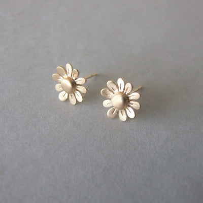 gold flower stud earrings